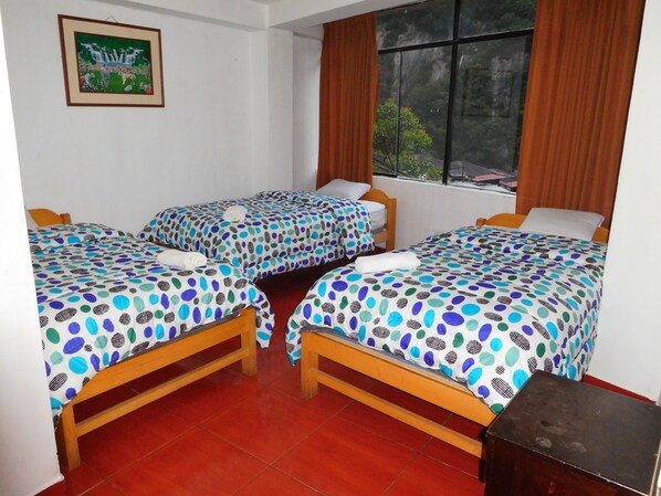 16 室のベッドルーム、WiFi