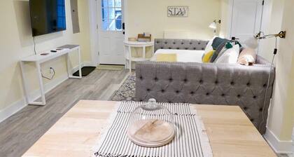 Cozy + Industrial - Bijou-studio Capitol Hillissä!