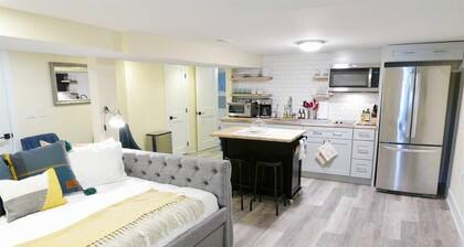 Cozy + Industrial - Bijou-studio Capitol Hillissä!