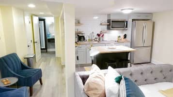 Skrivbord, strykjärn/strykbräda, wi-fi och sängkläder