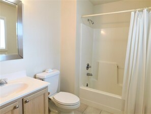 Combined shower/tub