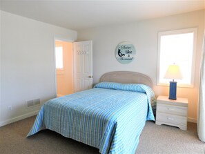6 bedrooms, iron/ironing board, WiFi