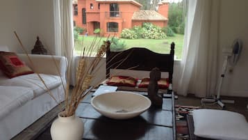 6 chambres, fer et planche Ă  repasser, Wi-Fi, draps fournis