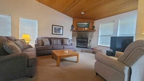 TV, fireplace, DVD player