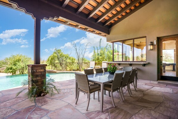 Outdoor dining
