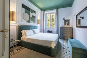 5 bedrooms, in-room safe, iron/ironing board, travel cot