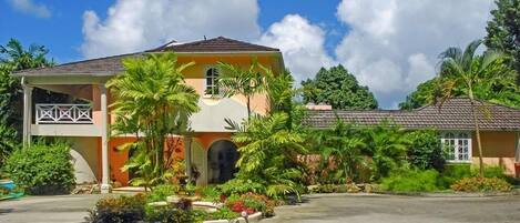 숙박 시설 정면