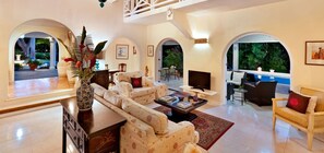 Fernseher, DVD-Player