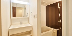 Apartment, Nichtraucher, Küche | Badezimmer | Duschwanne, Komfortbadewanne, kostenlose Toilettenartikel, Haartrockner