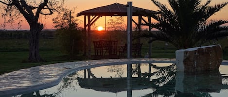 Piscina all'aperto, una piscina riscaldata