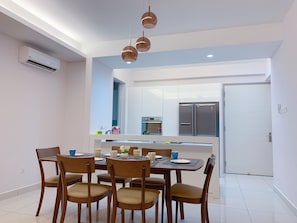 Family Condo, 2 Bedrooms, Sauna, Partial Sea View | In-room dining - Romantic Mansion at The Landmark (George Town)