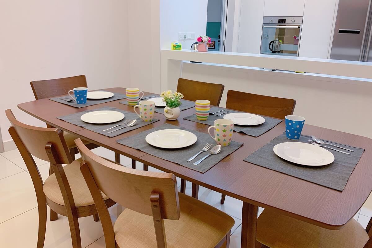 Family Condo, 2 Bedrooms, Sauna, Partial Sea View | In-room dining