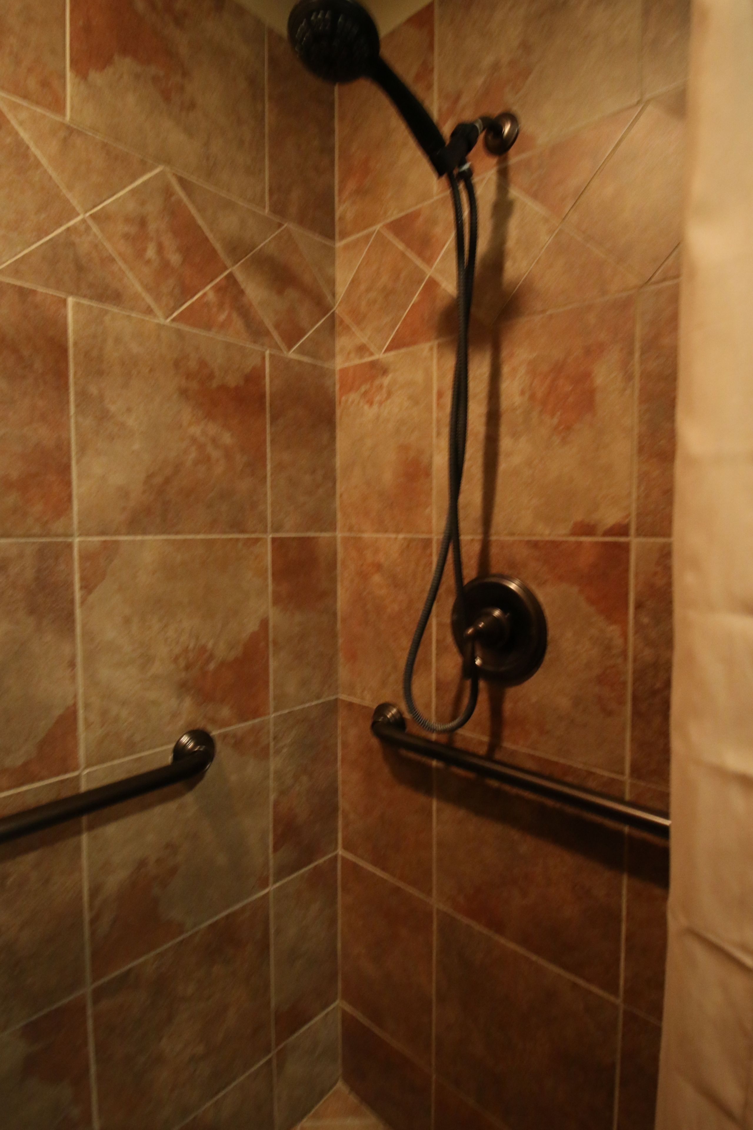 standard room, 1 king bed, accessible, non smoking | bathroom | free toiletries, hair dryer, towels, soap