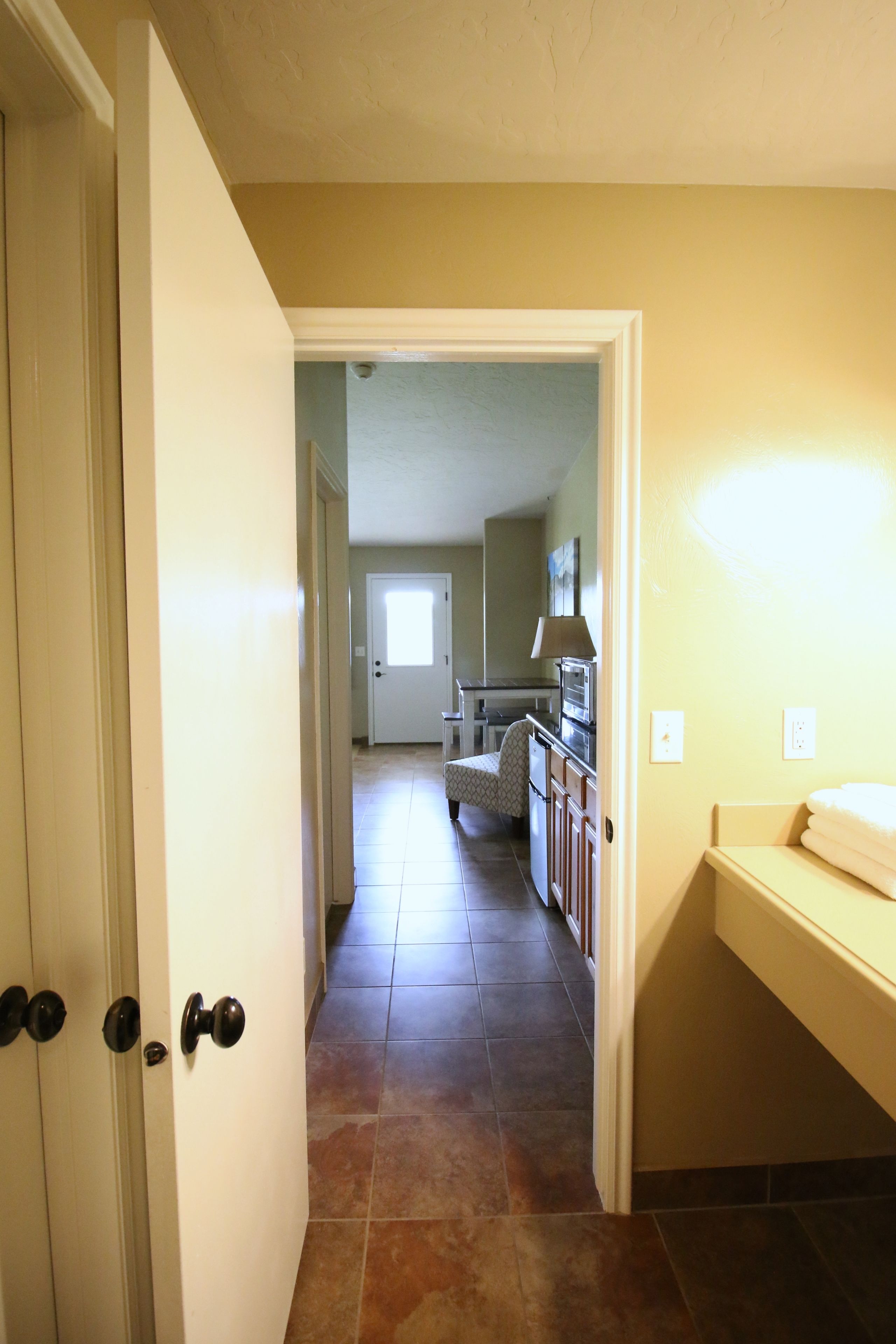 1 bedroom, bed sheets, wheelchair access