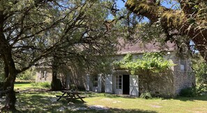 Exterior - 19th century house of charm and character in the absolute calm countryside. (Espagnac-Sainte-Eulalie)