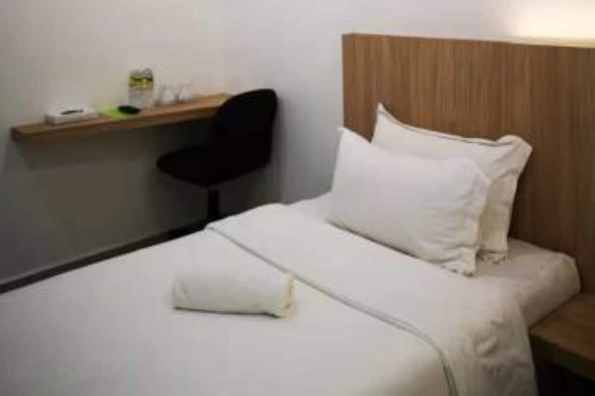 Standard Single Room | Iron/ironing board, free WiFi