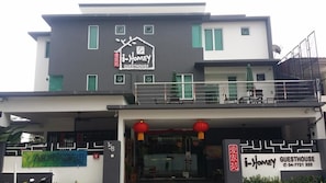 Front of property - I-Homey Guesthouse (Alor Setar)