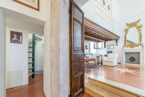 Interior - Campitelli Fascinating 6pax Apartment (Roma)