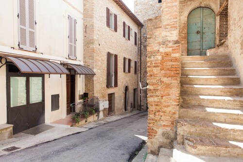 Medieval village flat, second floor with Wi-Fi & aircon