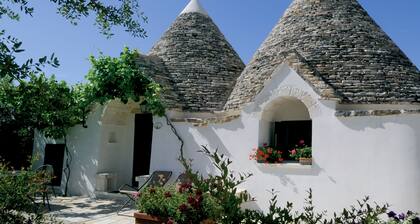 Itria Valley Trulli - Pomegranate Trulli with heated pool and Jacuzzi