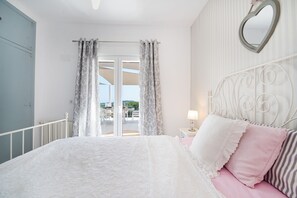 3 bedrooms, iron/ironing board, WiFi, bed sheets - Villa Momily- fantastic and luxurious villa, excellent sea view! (Moraira)