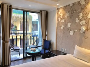 Suite, 1 King-Bett, Stadtblick | Minibar, Zimmersafe, Schreibtisch, schallisolierte Zimmer