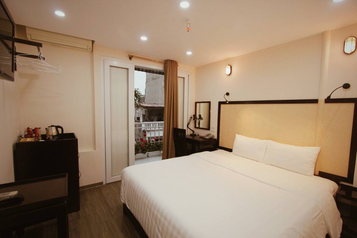 Minibar, in-room safe, desk, soundproofing