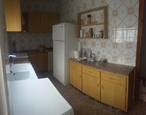 Refrigerador, microondas, horno y lavavajillas 
