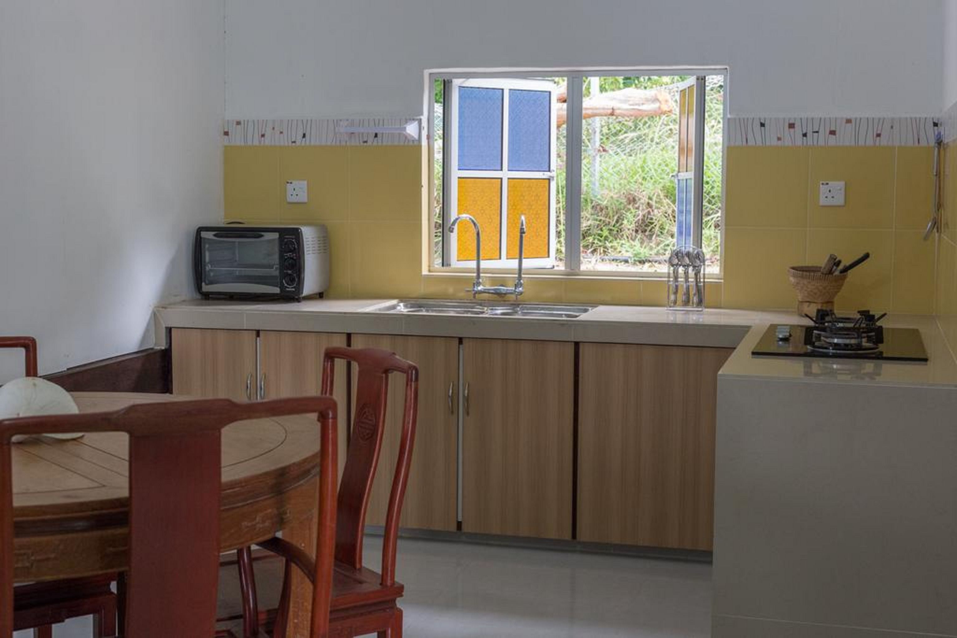 Red Bungalow on the Beach (Min. 3 Nights) | Shared kitchen