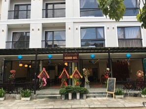 Exterior - Backhome Hotel - Hostel (Da Nang)