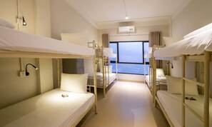 Bed in 8-Beds Shared Dormitory, Mixed Dorm | Cortinas opacas, wifi gratis, ropa de cama