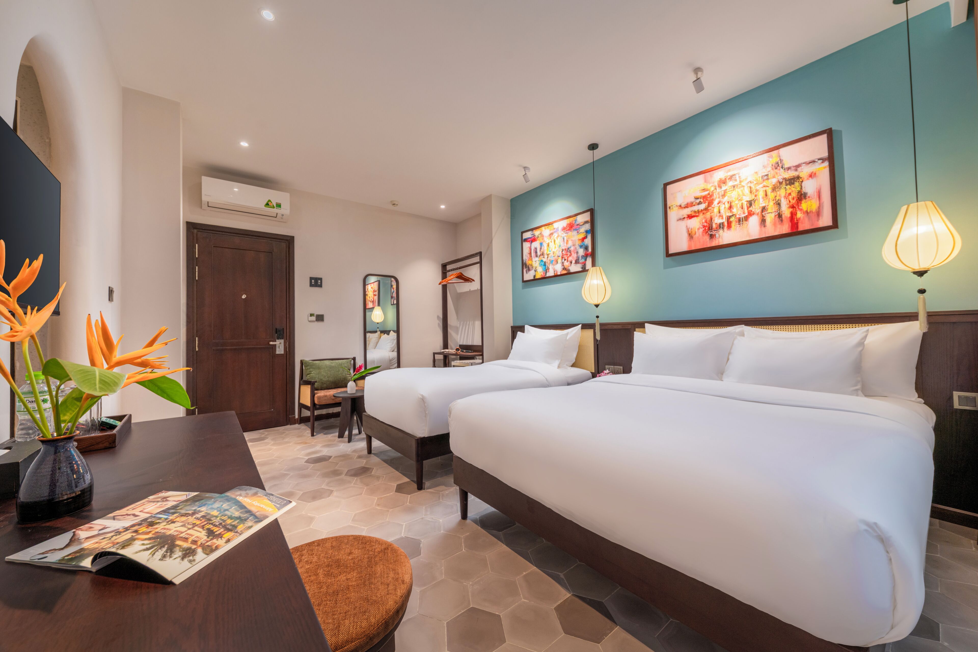 Cortinas blackout, wifi gratis y ropa de cama 