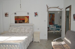 1 bedroom, in-room safe, free WiFi, bed sheets