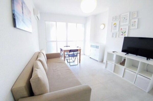 TV - Magnificent Apartment in Torremolinos (Torremolinos)