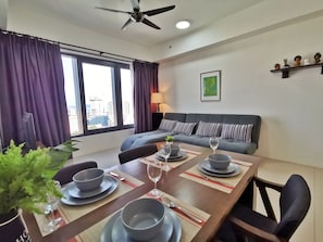 Deluxe Apartment, 2 Bedrooms, City View | In-room dining - Tropicana 218 Suites (George Town)