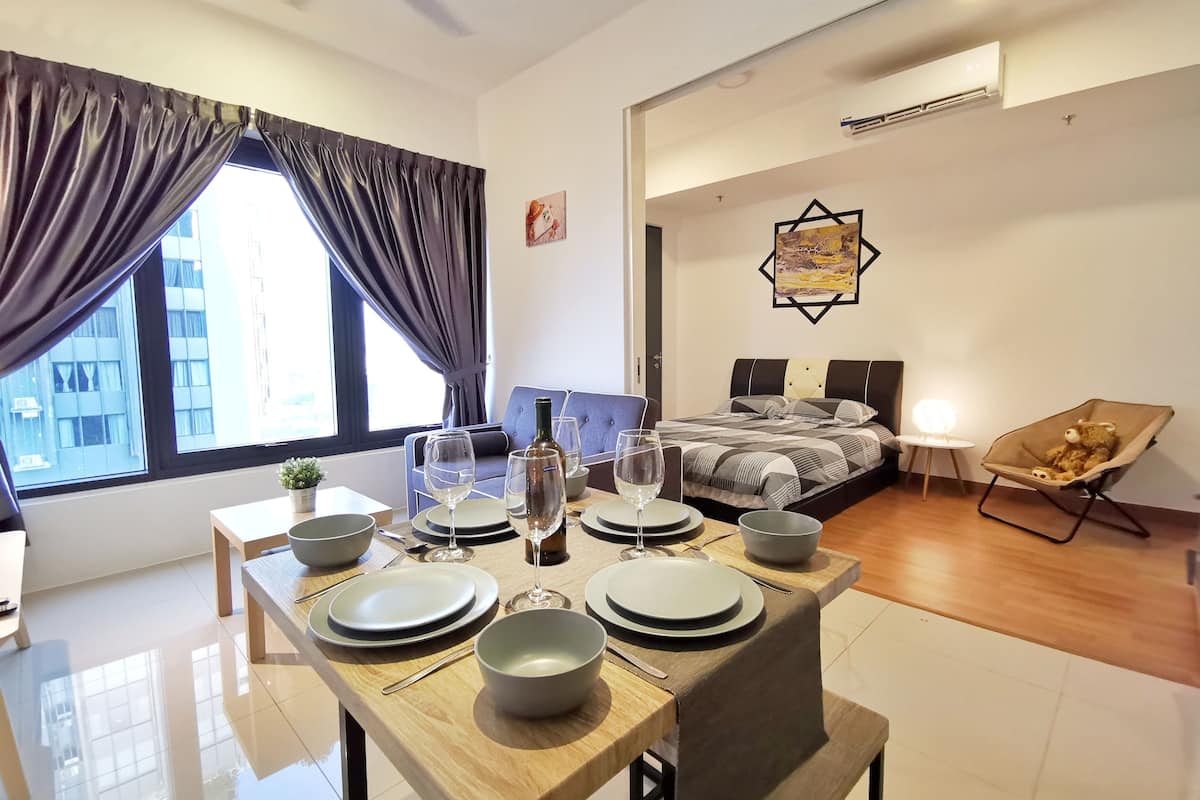 Apartemen Keluarga, 2 kamar tidur, pemandangan laut | Makan di kamar