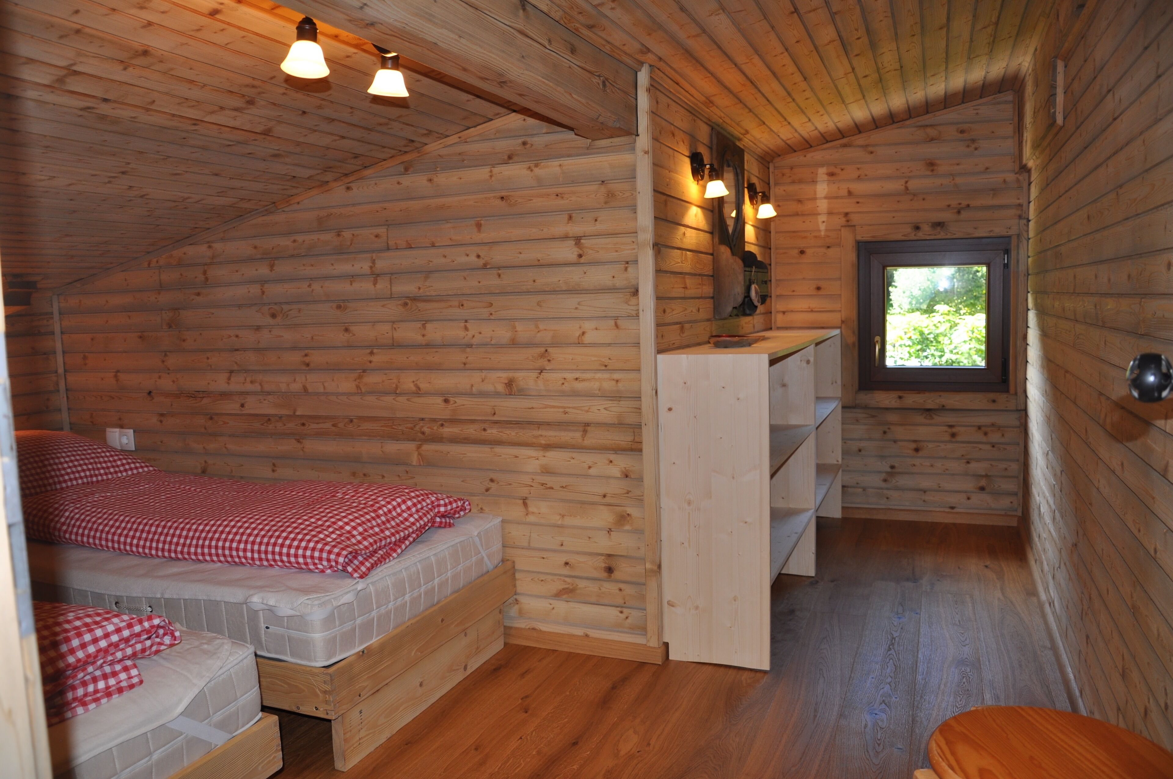 4 bedrooms, WiFi, bed sheets