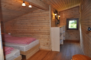 4 bedrooms, WiFi, bed sheets