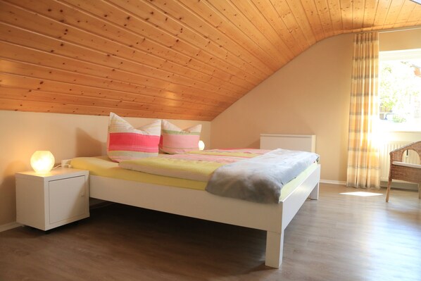 3 Schlafzimmer, Bügeleisen/Bügelbrett, WLAN, Bettwäsche