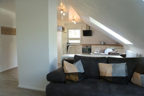 Schöne Dachgeschosswohnung umgeben von Weinbergen