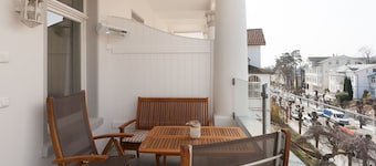 Drømmeleilighet med tårnrom, vinterhage, badstue, balkong (strålevarmer), kaffebar