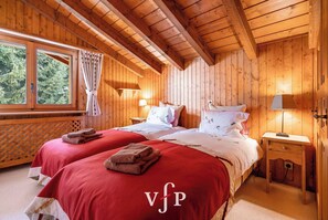 4 habitaciones, tabla de planchar con plancha, internet y ropa de cama