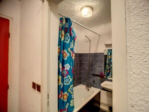 Bathroom - Ski-in apartment, 2 rooms, pets allowed (Les Menuires)