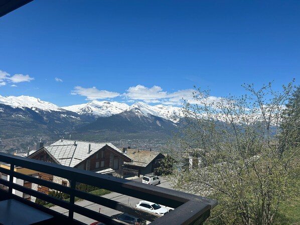 Property grounds - Mont-Rouge E 036 - VIEW apartment 6 pers (Veysonnaz)