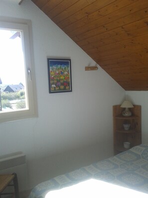 3 chambres, fer et planche à repasser, Wi-Fi gratuit