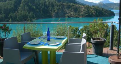 2-stöckige Villa mit Seeblick nahe Castellane-Verdon-Schluchten, mit Tretboot
