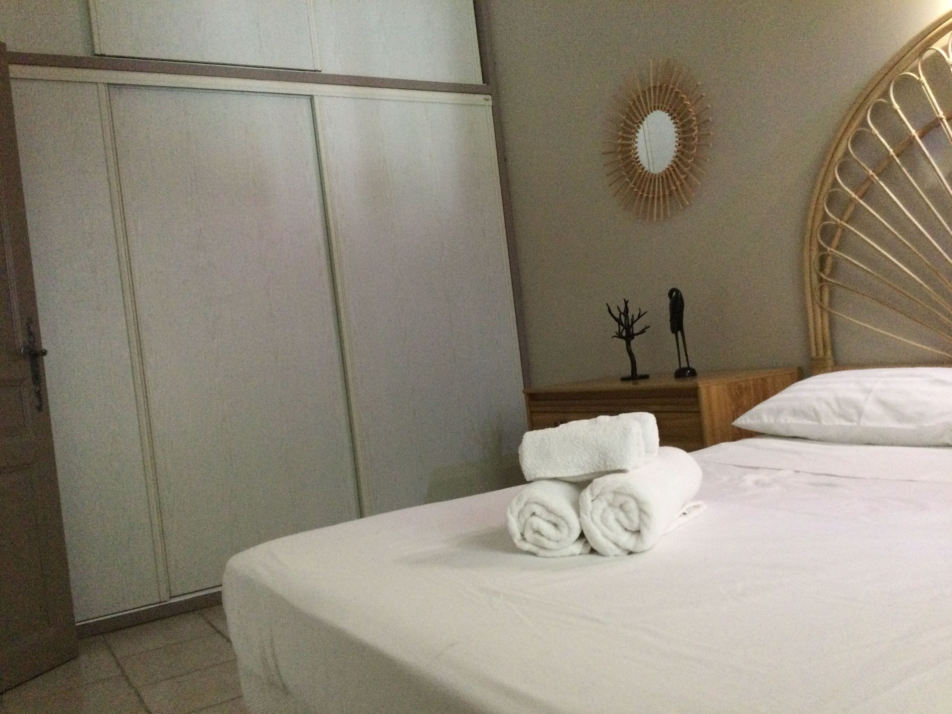 2 bedrooms, iron/ironing board, WiFi, bed sheets