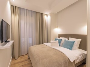 3 bedrooms, iron/ironing board, travel cot, WiFi