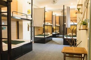Bed in 6-Bunk Bed Mixed Dorm Room | Desk, iron/ironing board (on request), WiFi (free) - Tabana hostel (Nha Trang)