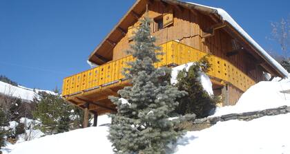"Les Marmottes de l'Alpe", proche Alpe d'Huez, Charmant chalet (3*) familial